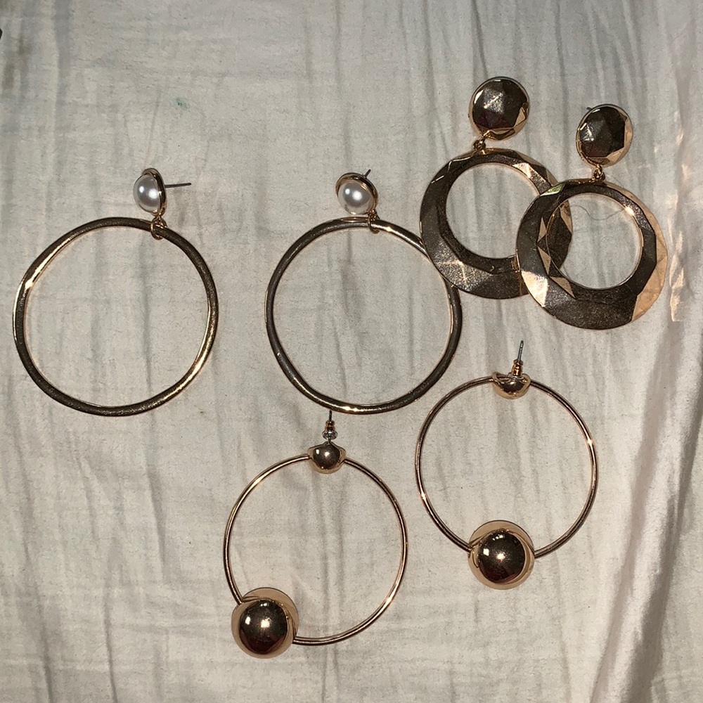 3 pairs of earrings